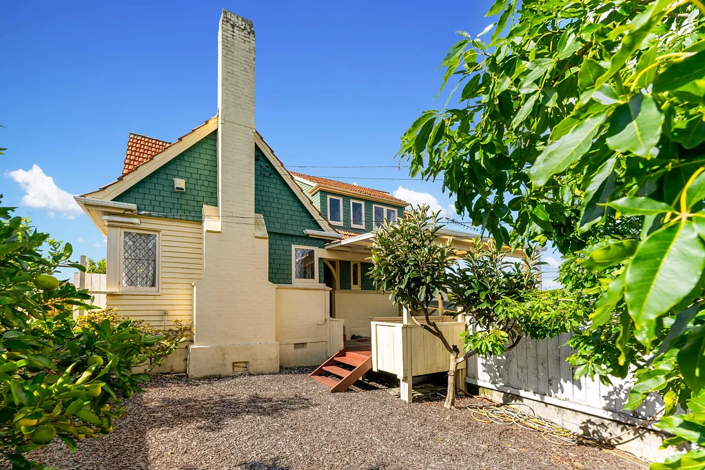 Remuera 4Zimmer Final Week Prior Auction Wed 20th May.