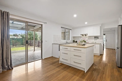 41 White Avenue, Romsey, VIC 3434, 3 chambres, 2 salles de bain, House