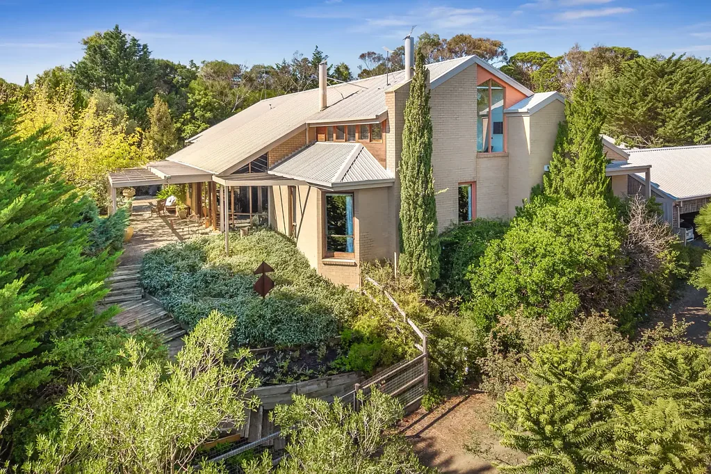 13 Highett Road, Highton, VIC 3216