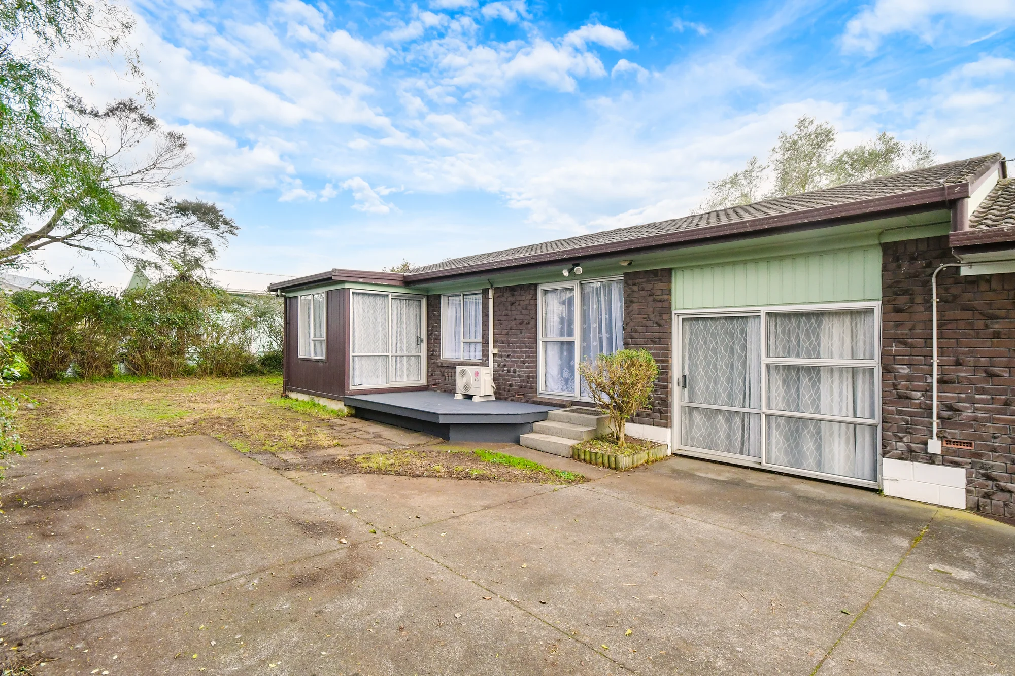 Papatoetoe 2房 Affordable! Spacious! & Heaps of Potential!