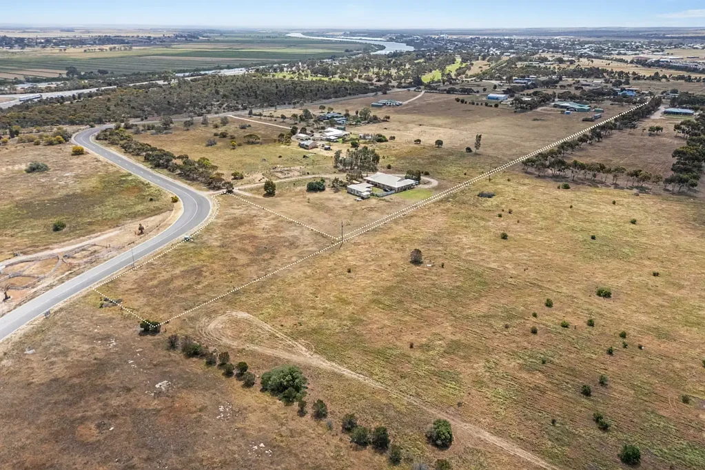 Tailem Bend  Strategic Site with Lifestyle Flexibility