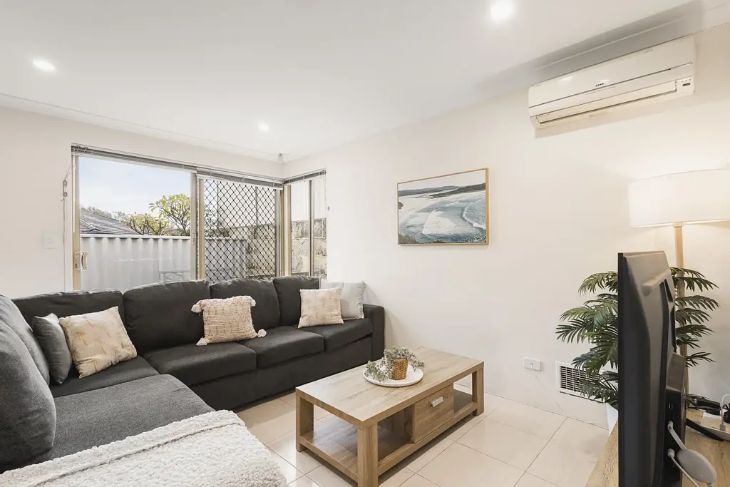 Kinross 3房  MODERN, LOW-MAINTENANCE LIVING IN A PRIME KINROSS LOCATION