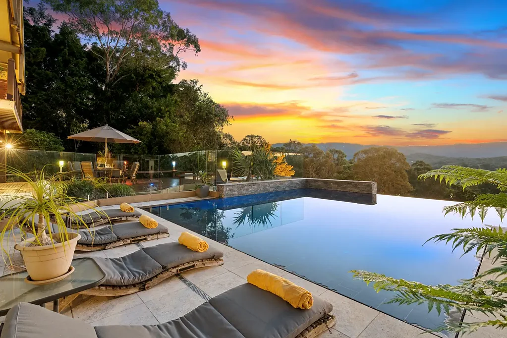 Mount Nathan 7房  4 Separate Dwellings With Sensational Mountain Views