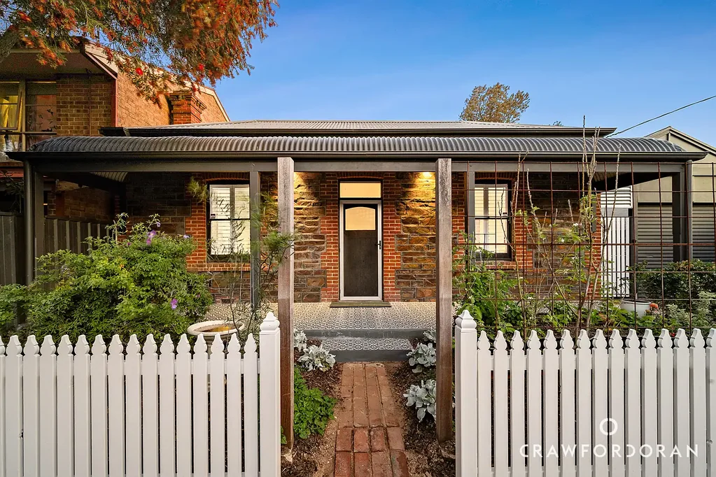 Brompton 3غرفة نوم A c.1900 Cottage with Charm in Spades and Studios to Spare