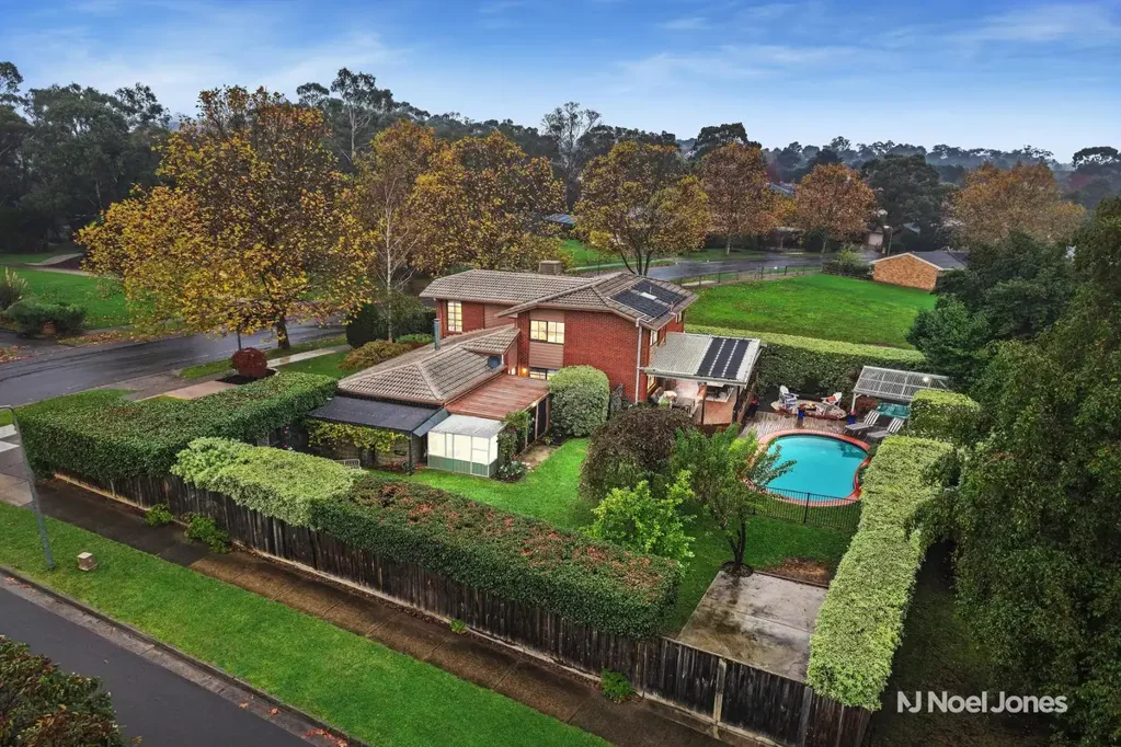 18 Summerhill Park Drive, Mooroolbark, VIC 3138