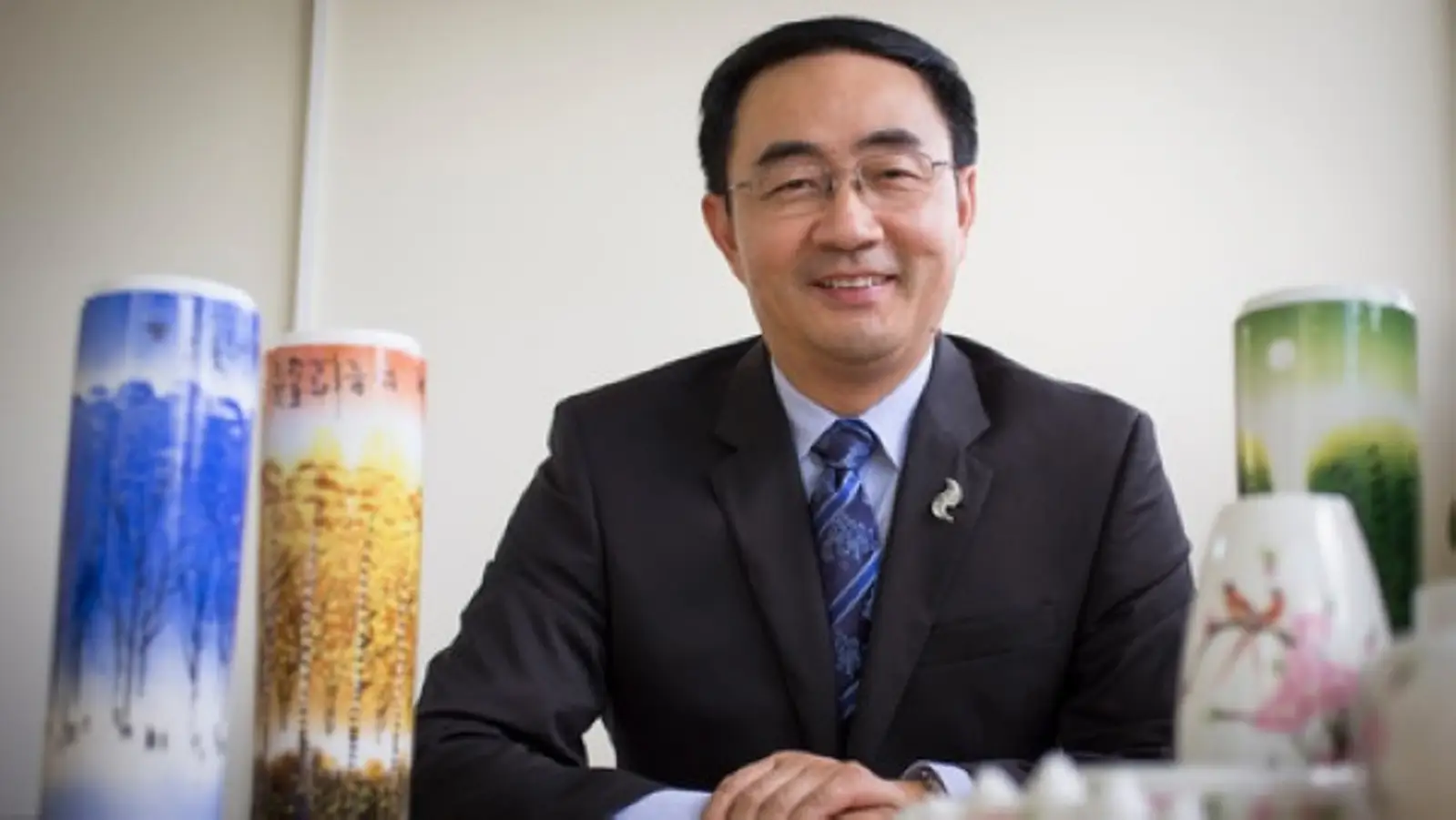 新西兰华人议员再被爆料:故意隐瞒军事履历,间谍身份已坐实?