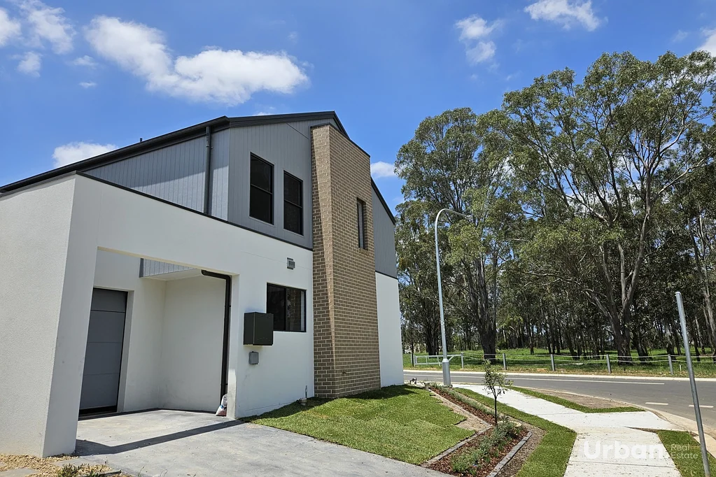 Vineyard 5房 经典Rawson Homes 5卧奢宅 自然风光环抱 品质生活呈现 尽享宾至如归礼遇 A Tranquil Life in Woodlands Estate, the Convenience of minutes to Box Hill! Beautiful 5-Bedroom Home by Rawson Homes!