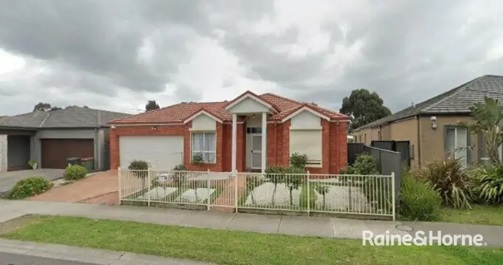 Luxury Meets Lifestyle in This Expansive Craigieburn Residence