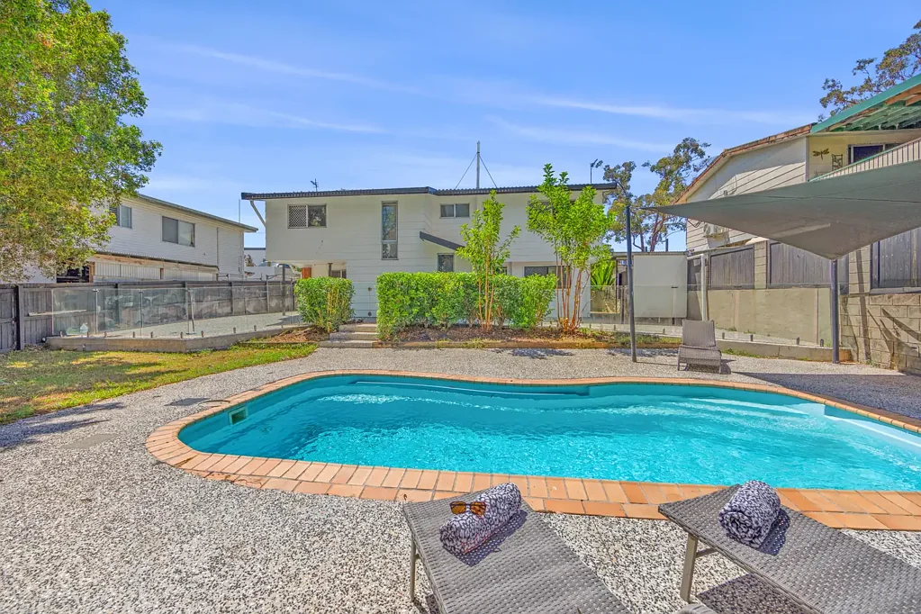 4 Lachlan Avenue, Molendinar, QLD 4214