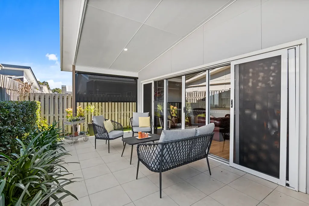 Bethania 2 Bedroom Modern Elegance in a Prime Location!
