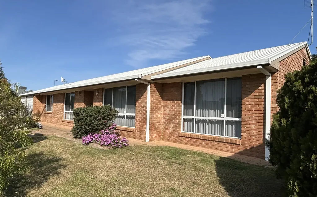 Numurkah 3 Bedroom CUSTOM BUILT FAMILY HOME ON TWO TITLES