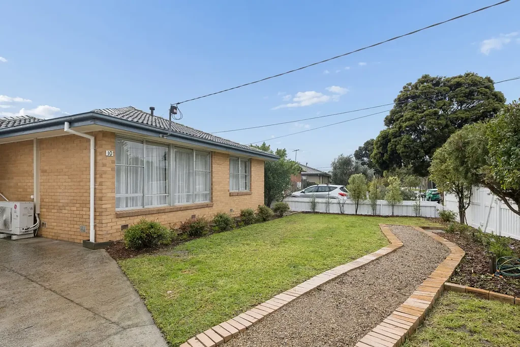 Frankston North 3房 坐拥优越环境的迷人现代住宅，适合家庭、首次置业者、小户型买家和投资者 Inviting, modern home in enviable setting, ideal for families, starters, downsizers, investors