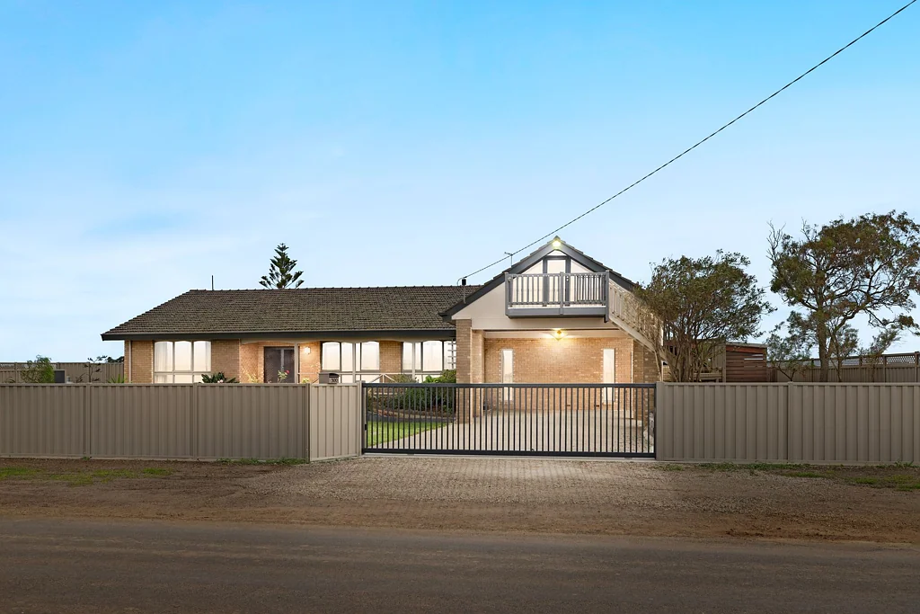 300 Cunninghams Road, Werribee South, VIC 3030