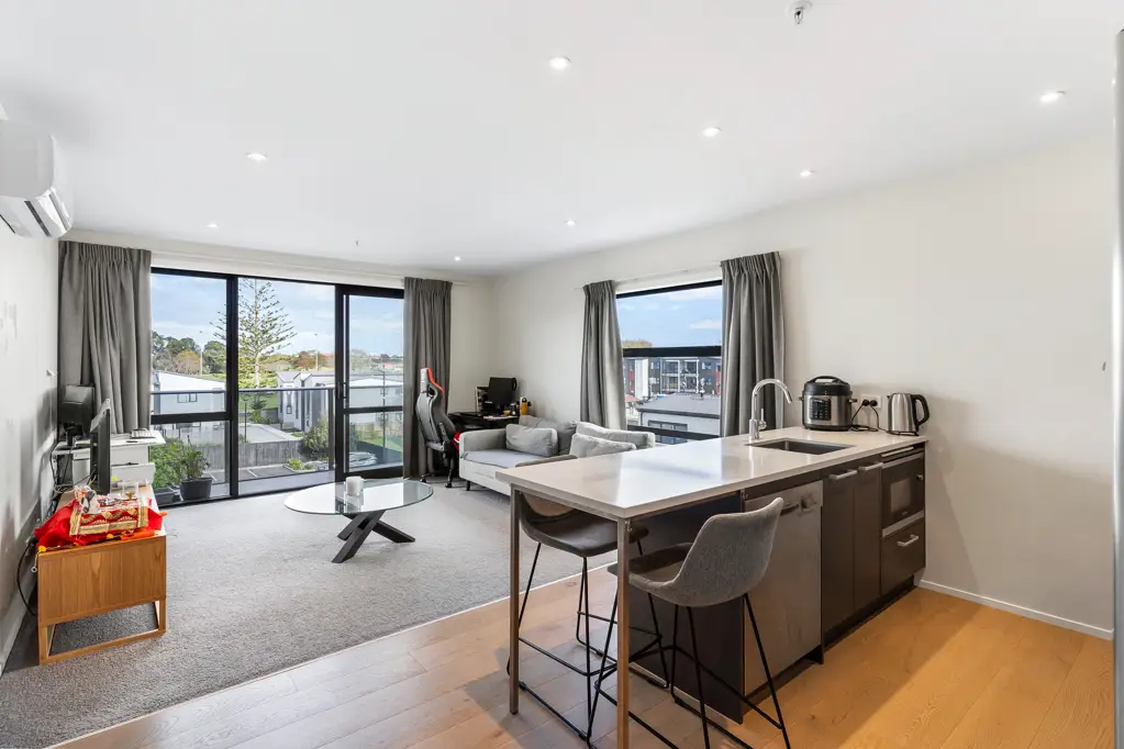 Mangere 1房  Corner - Top Floor - Park Views