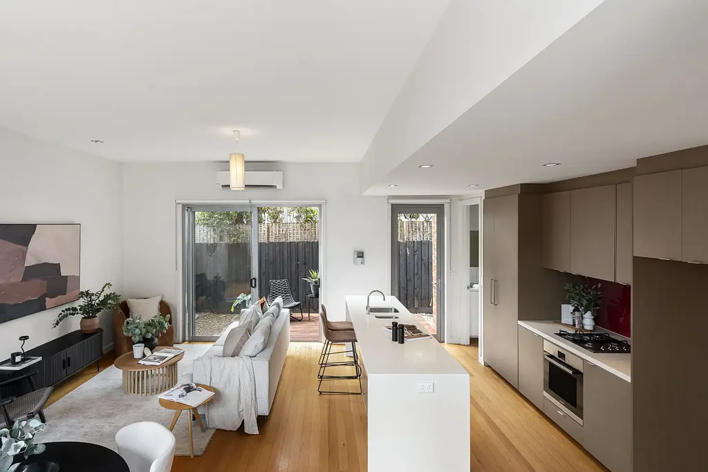 Prahran 2कमरा Contemporary Windsor Living with Space and Privacy