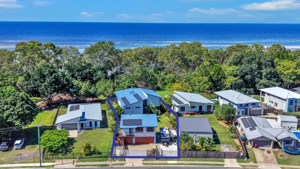178 Kingfisher Parade, Toogoom, QLD 4655