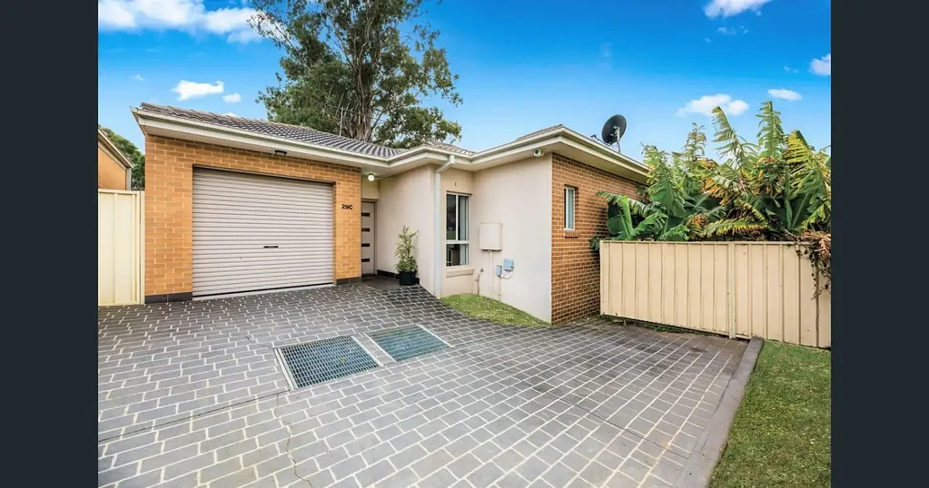 Modern Torrens Title Family Home in the Prestigious Girraween School Catchment