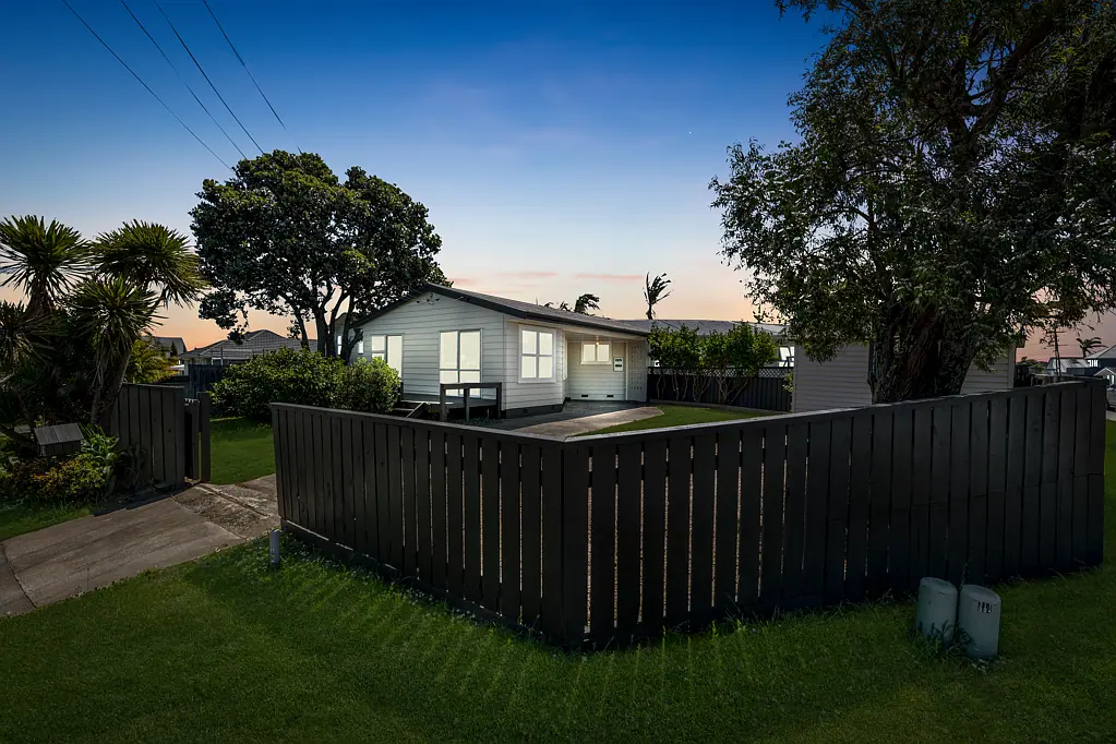 2/99 Clovelly Road, Bucklands Beach, Manukau City, Auckland