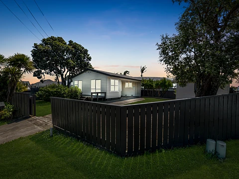 Bucklands Beach 3房  Present your offer- Great entry to Macleans!