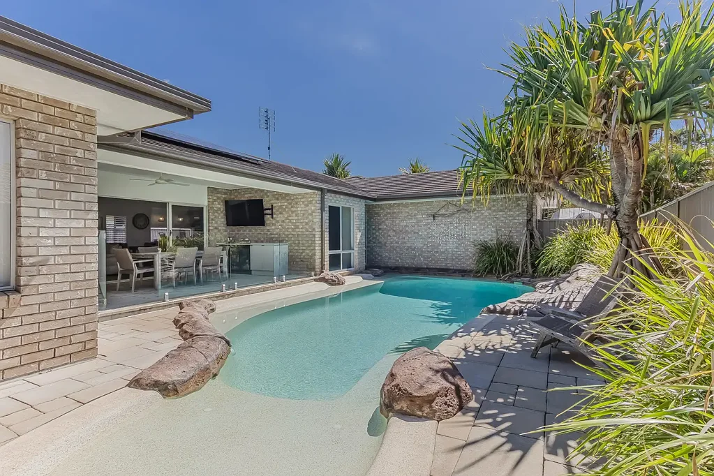 Pottsville 4chambre Coastal Luxury Meets Resort Style Living