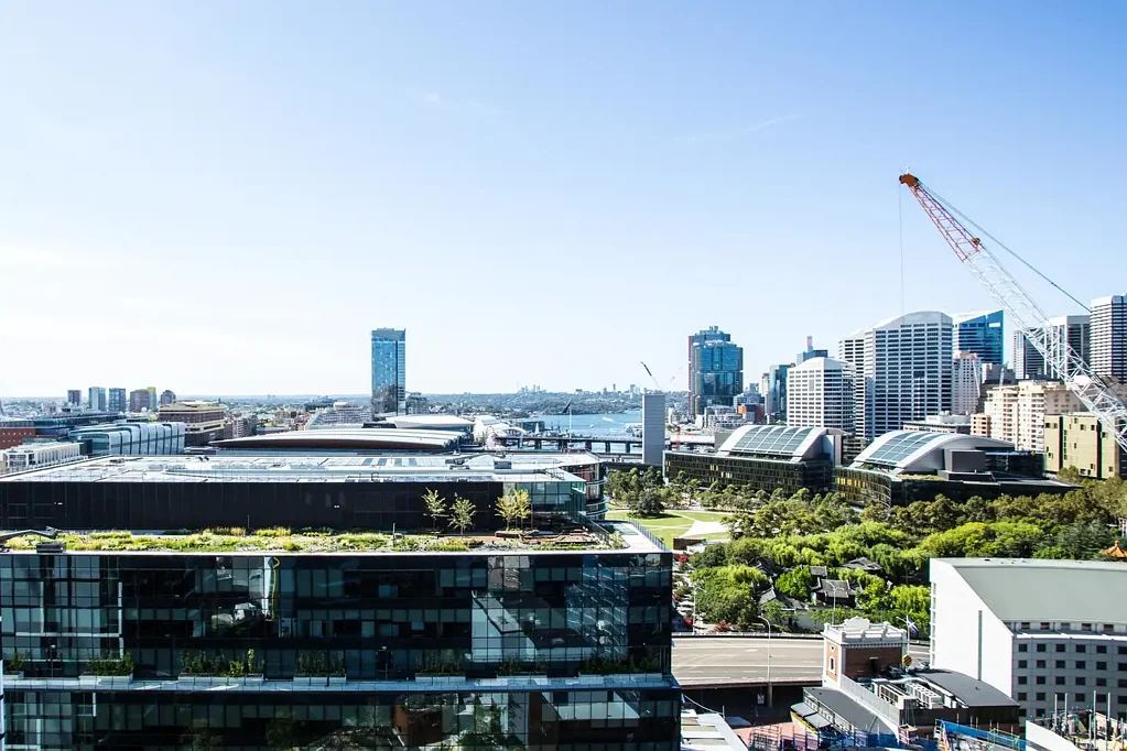 NORTH FACING ONE BED PLUS STUDY & PARKING - LEVEL 18 DARLING SQUARE