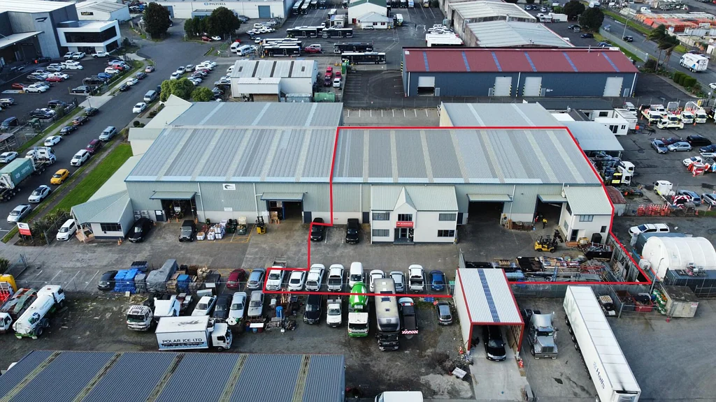 Takanini 942sqm heavy industrial warehouse with secure yard