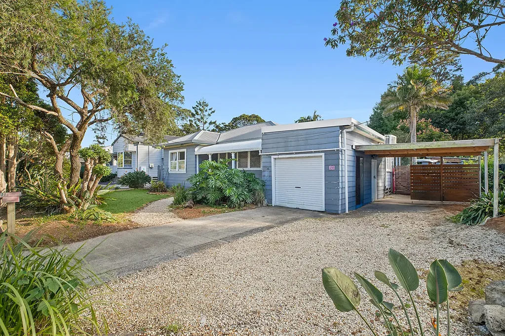 Coffs Harbour 4房  A Renovator's Dream - Charm, Character & Endless Potential