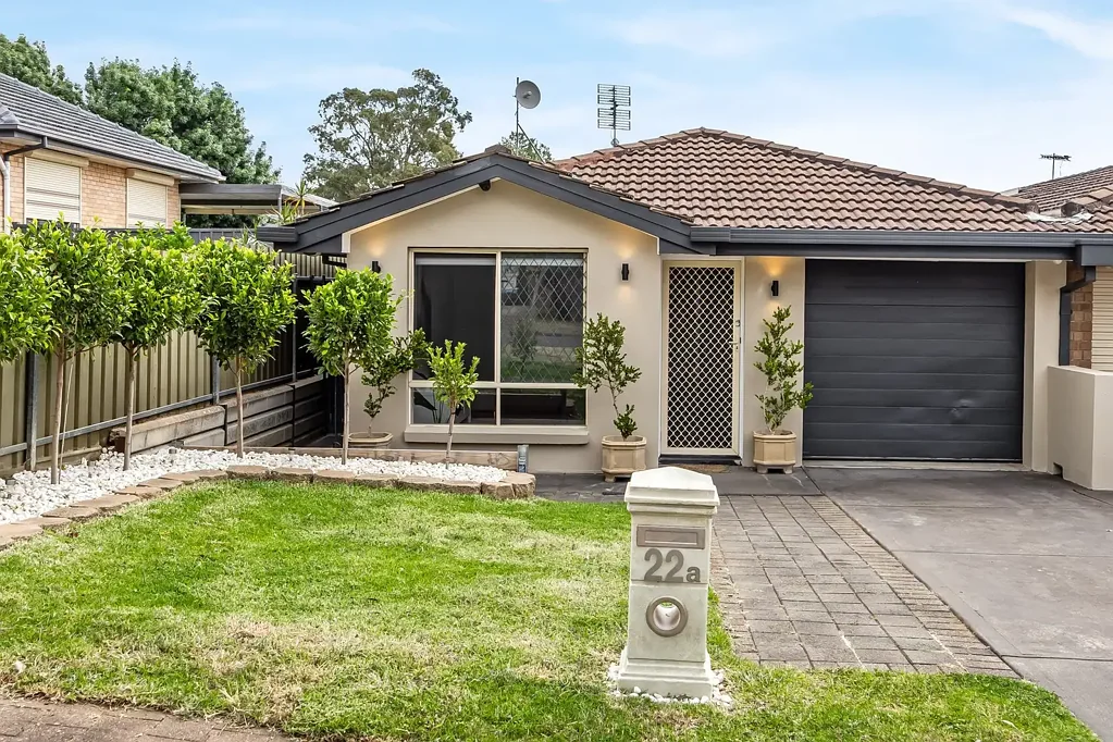 Athelstone 3ਬੈੱਡਰੂਮ Refreshed Torrens Titled Contemporary Comfort on the Doorstep of the Foothills