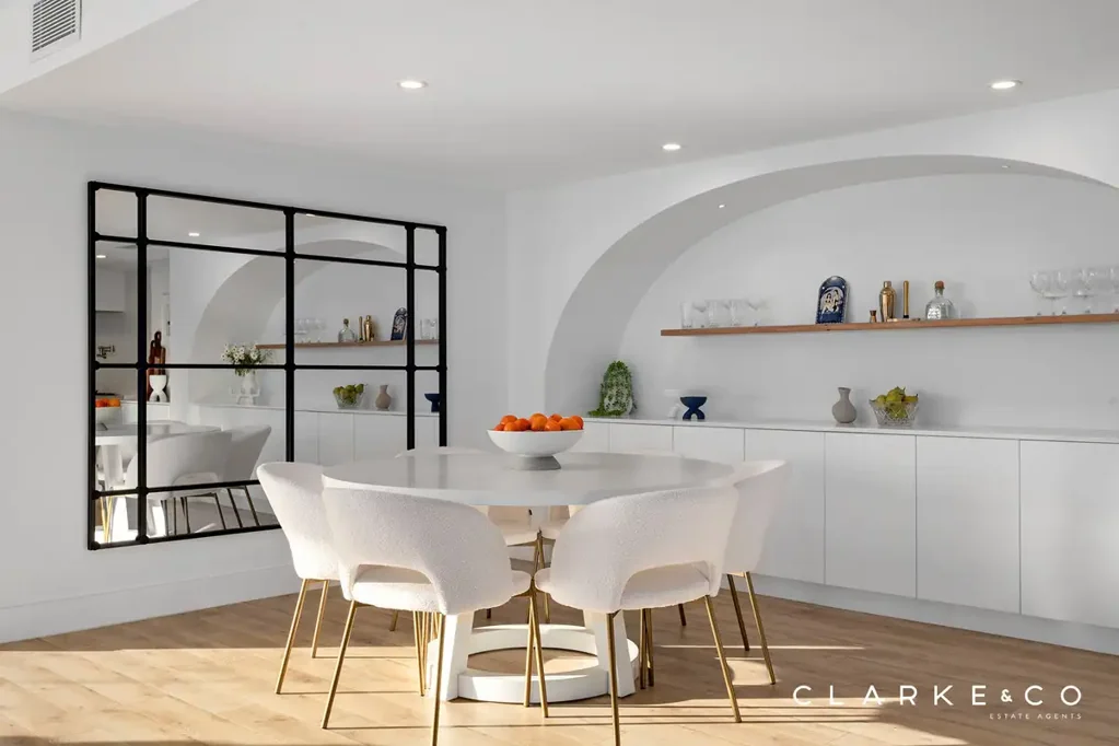 Newcastle 3 Bedroom SKY HIGH SOPHISTICATION ABOVE NEWCASTLE’S HEART!