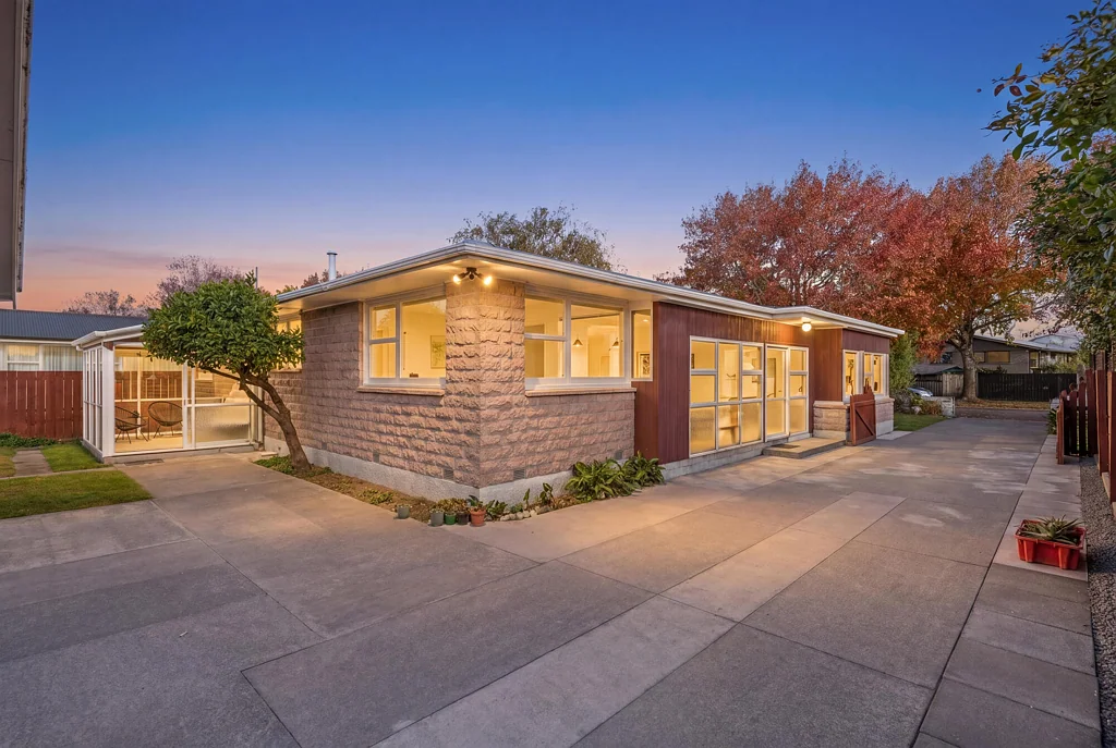 Avonhead 4房  Renovated Family Home With Space To Grow
