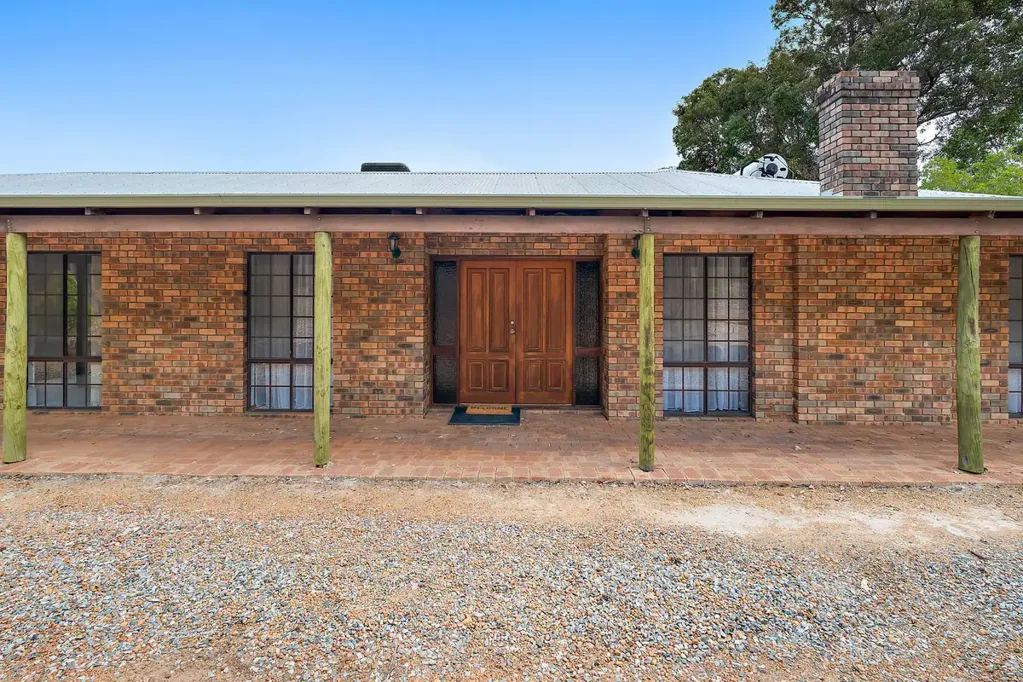 Bedfordale 4침실 Big Acreage with Spacious 4x2 Home