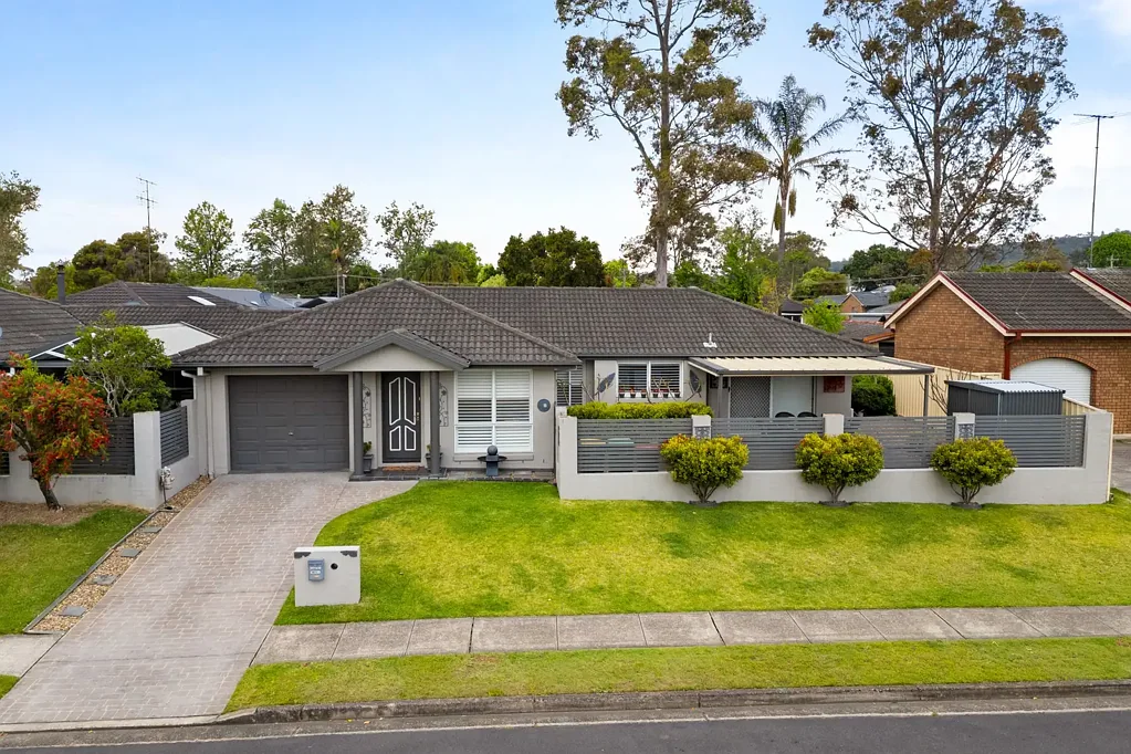 Emu Plains 3Moenga Now Showing!