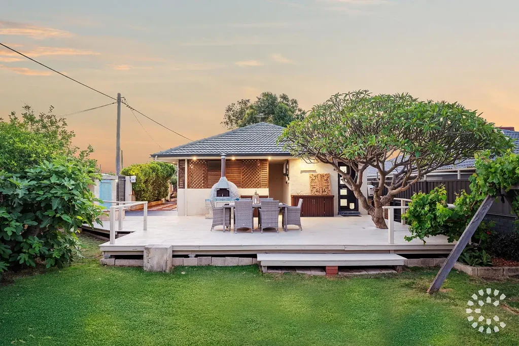 54 Fifth Avenue, Beaconsfield, WA 6162