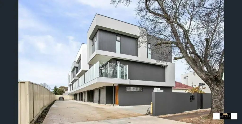 Contemporary City-Fringe Living – Stylish 2023-Built Home with 6-Star Energy Rating.