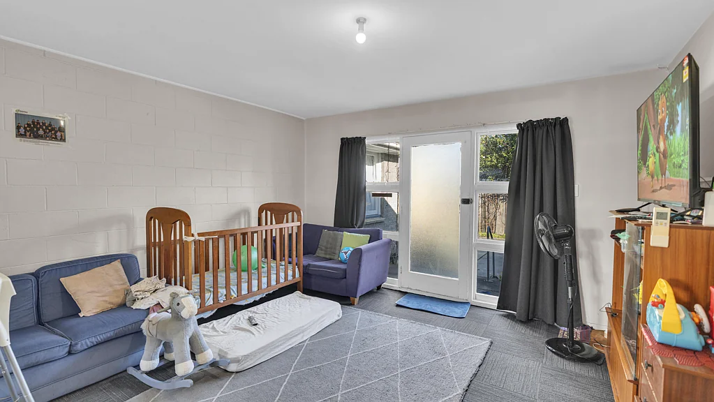 Richmond 2房  Prime location full of potential