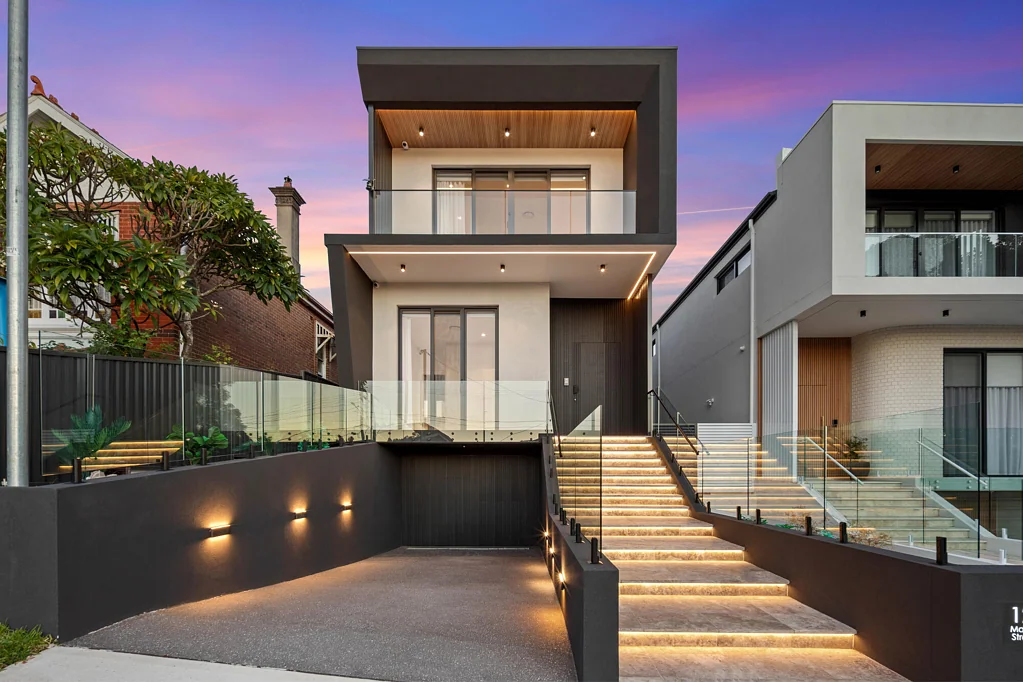Hurstville 5Phòng ngủ Luxury, Location & Lifestyle - Brand-New Full Brick Masterpiece Just 700m to Hurstville Station