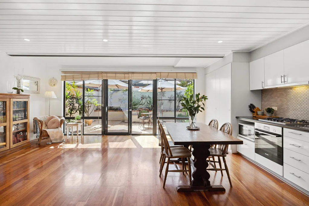 Shenton Park 1 Bedroom Suave, Contemporary, Trending Living