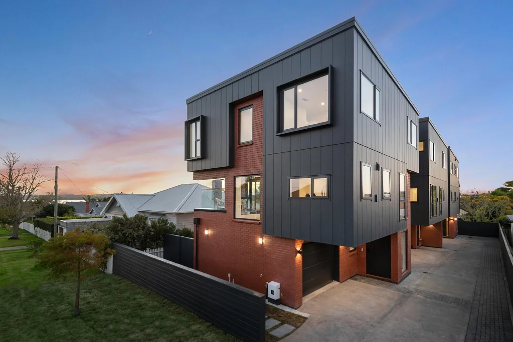 Belmont 5બેડરૂમ Standalone and Substantial