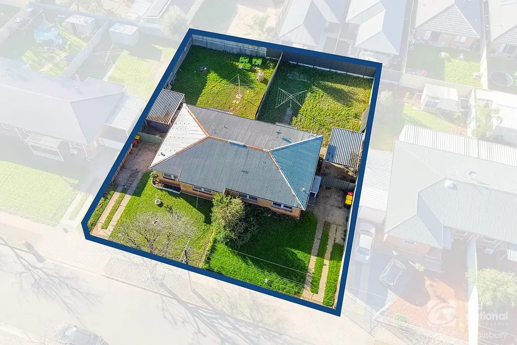 Smithfield Plains 6Zimmer DUAL INCOME EARNING ASSET ON LARGE LAND HOLDING!