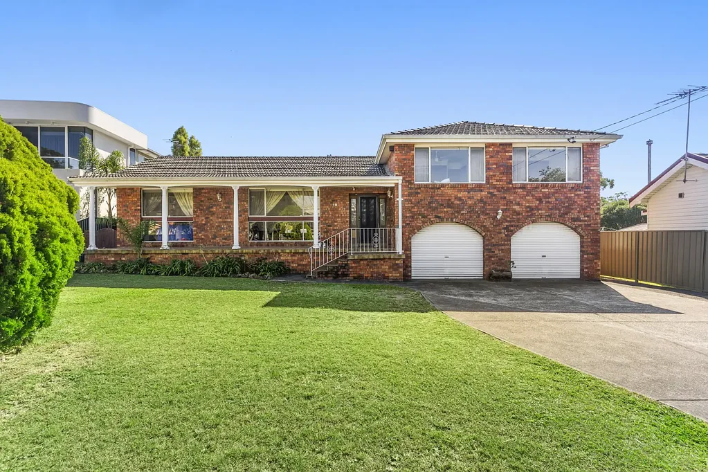 7 Month Lease on offer - family home with pool