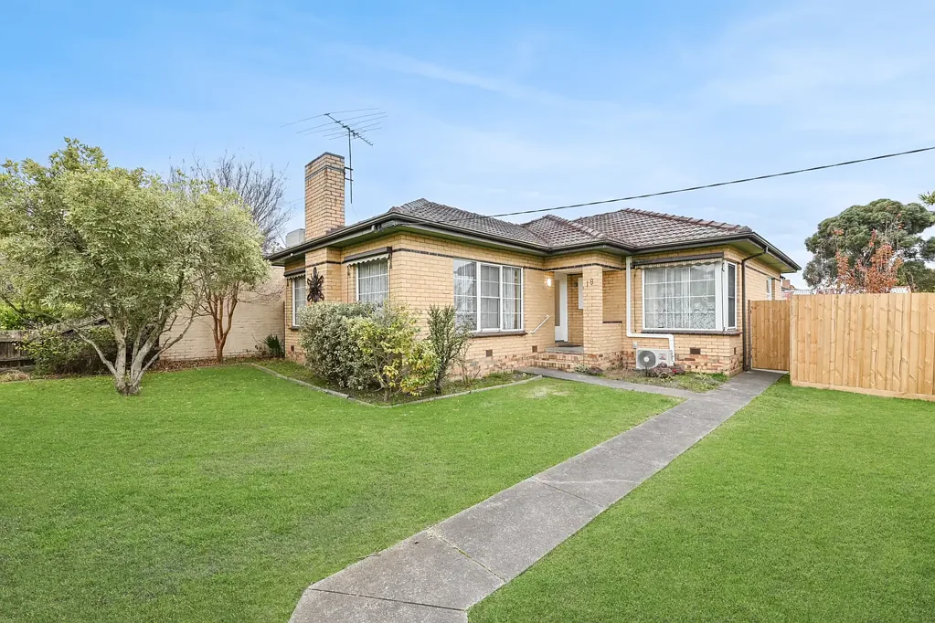 Charming Residence in Heart of Huntingdale