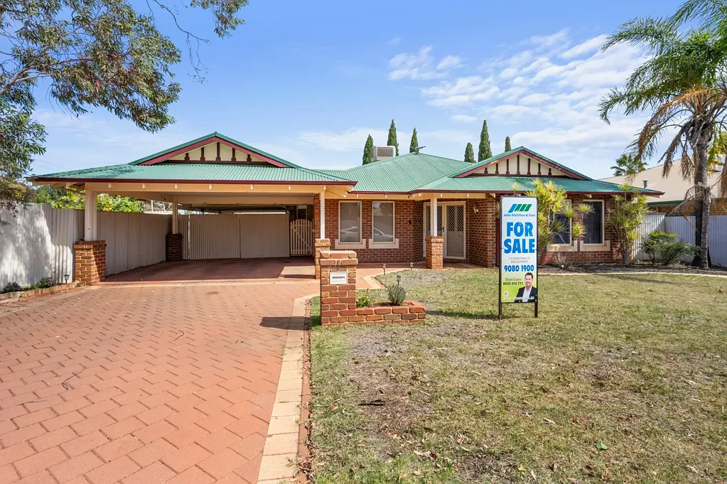 Kalgoorlie 4બેડરૂમ Family-Ready Central Kalgoorlie Home
Luxury Renovated Ensuite | Open Plan Living | Huge Outdoor Entertaining