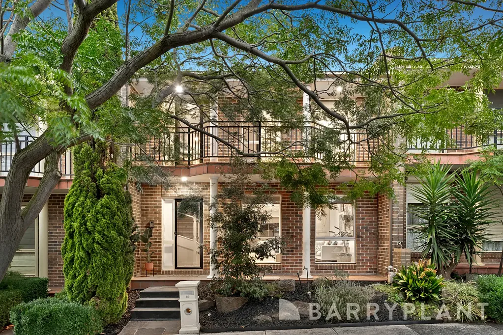 Bundoora 3房  Stylish Spaces in Leafy Parkside Position