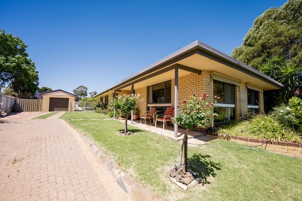 35 Riverview Drive, Dareton, NSW 2717