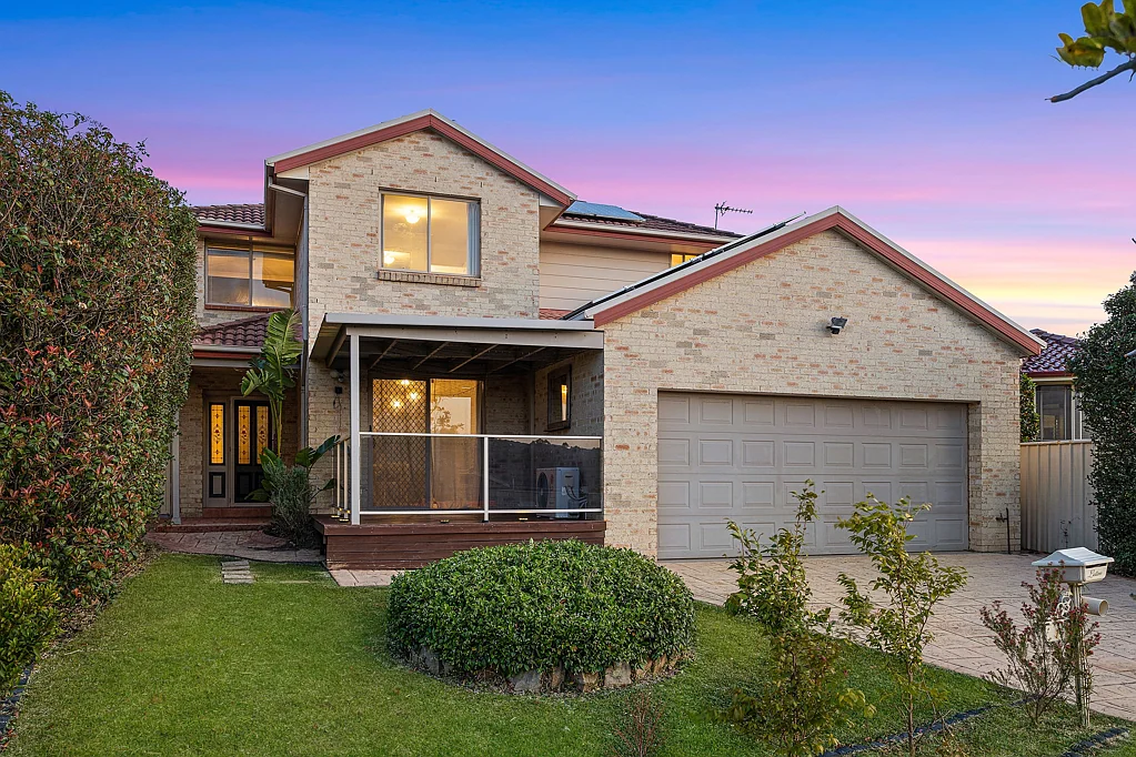1 Eucumbene Avenue, Flinders, NSW 2529