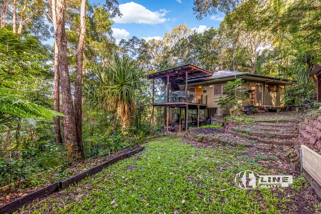 Nambour 3 Bedroom Dual Living Tree House on Almost 2 Acres!