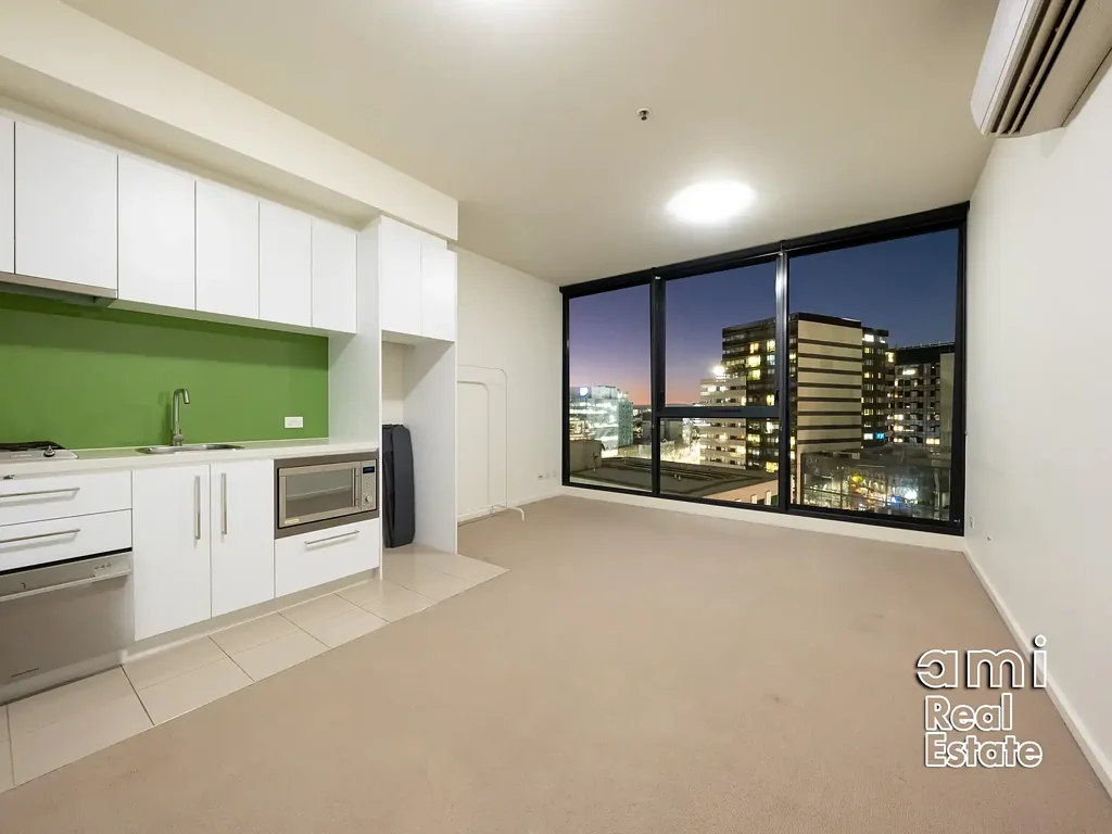 1 Bed 1 Bath No car park
