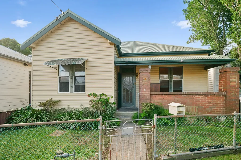 8 Margaret Street, Tighes Hill, NSW 2297