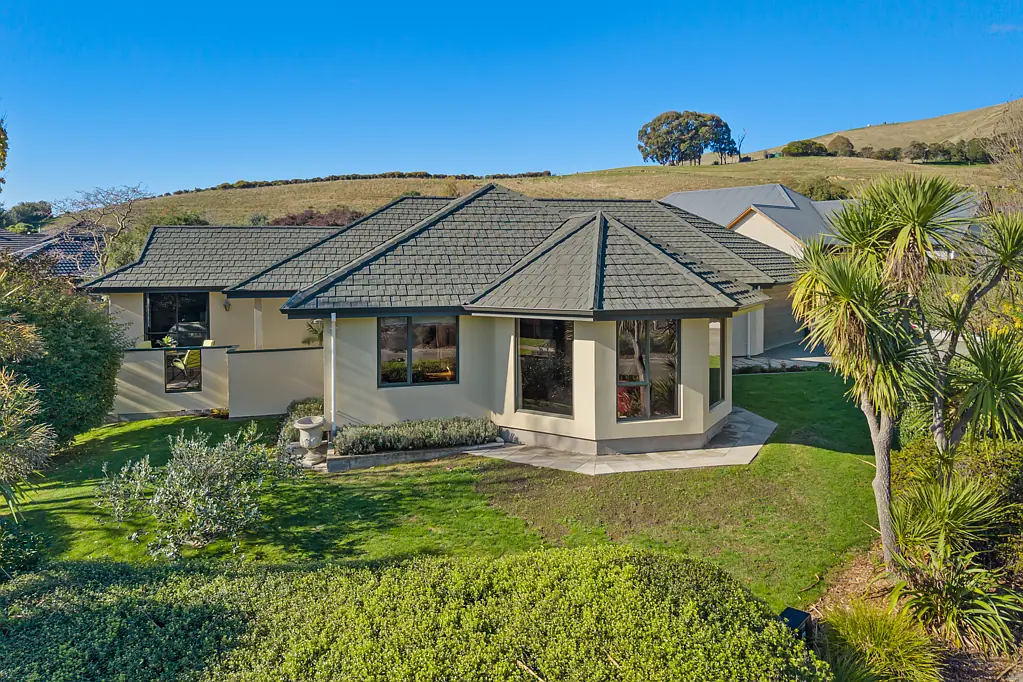 Witherlea 4 Bedroom Big Home, Good Parking,  With Hill Views