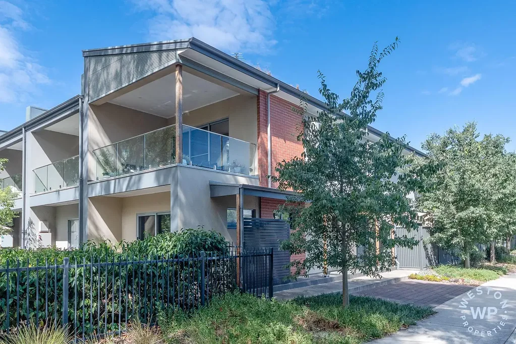 Mount Barker 4ห้องนอน Modern Townhouse Living - Prime Location!